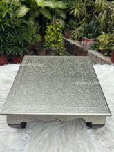 Curved wooden leg chowki