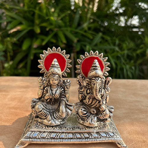 Ganesh Laxmi on Chowki