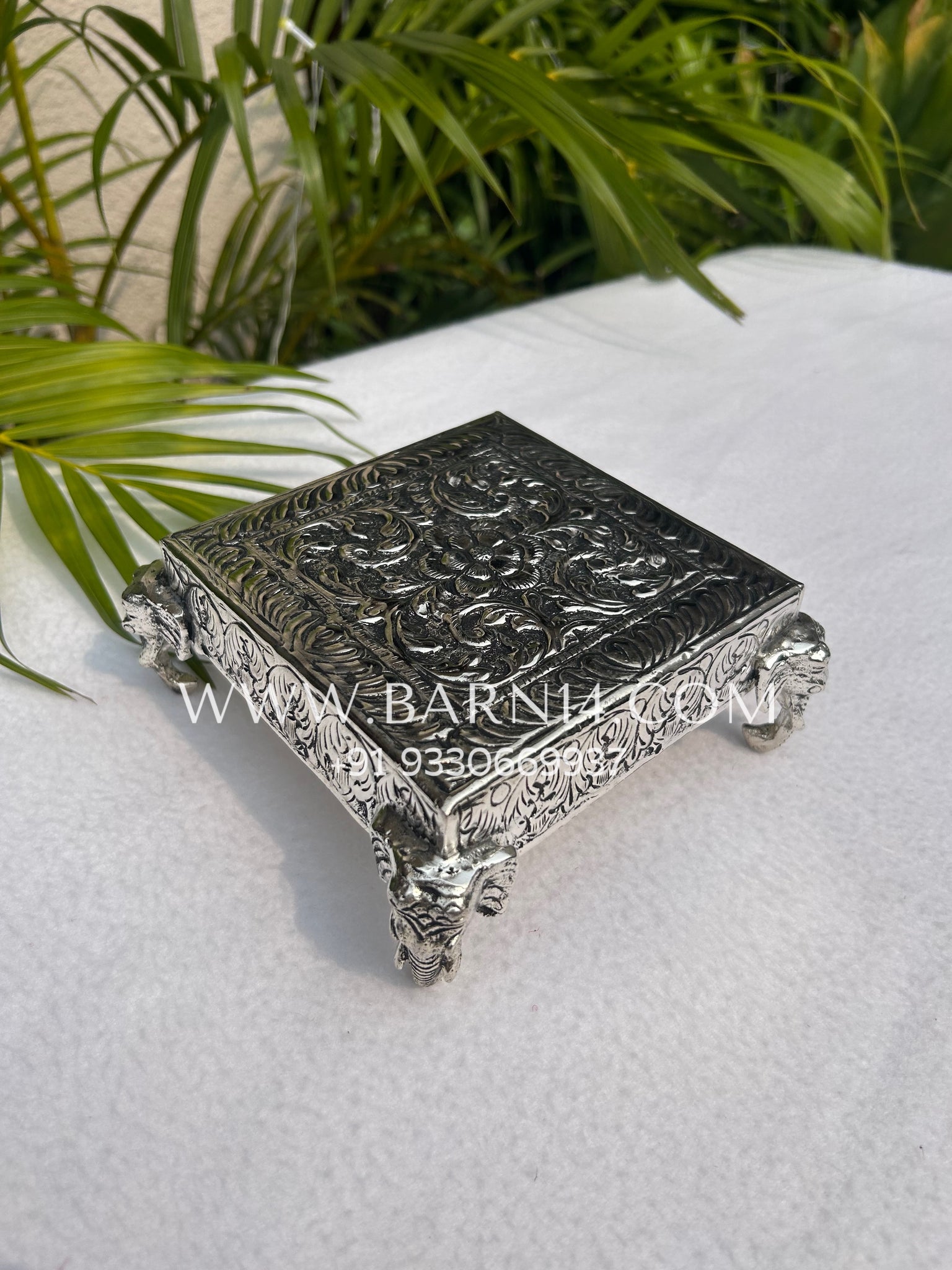 Elephant Trunk Small Chowki