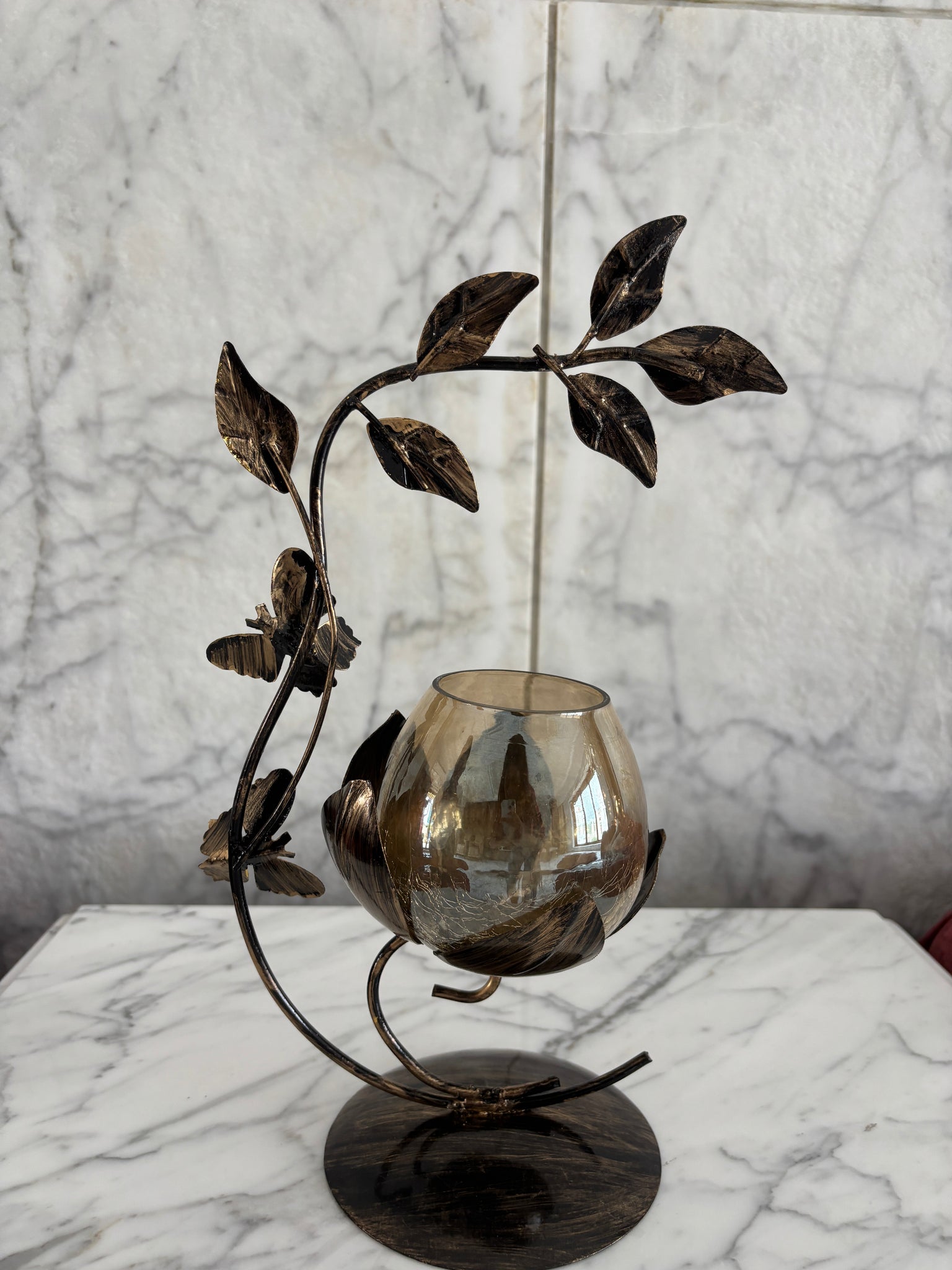 Leaf Design Candle Holder