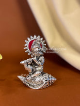 Baal Krishna on Shankh