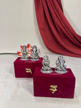 Ganesh Laxmi on Pata