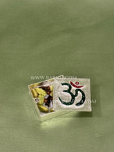 Om Magnetic Dabbi