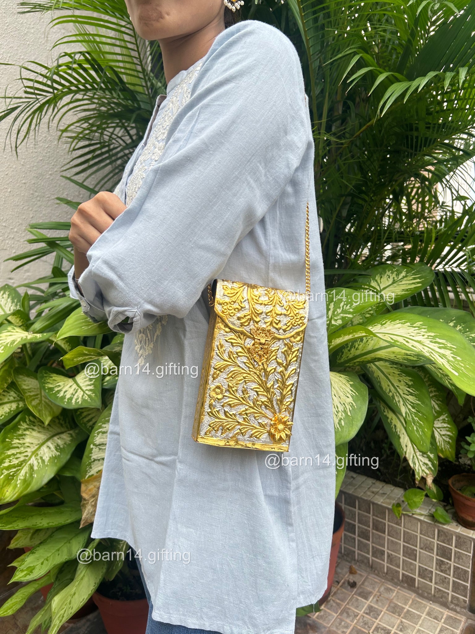 Mehfil Clutch