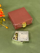 Govardhan Magnetic Dabbi