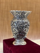 Botaniq Vase