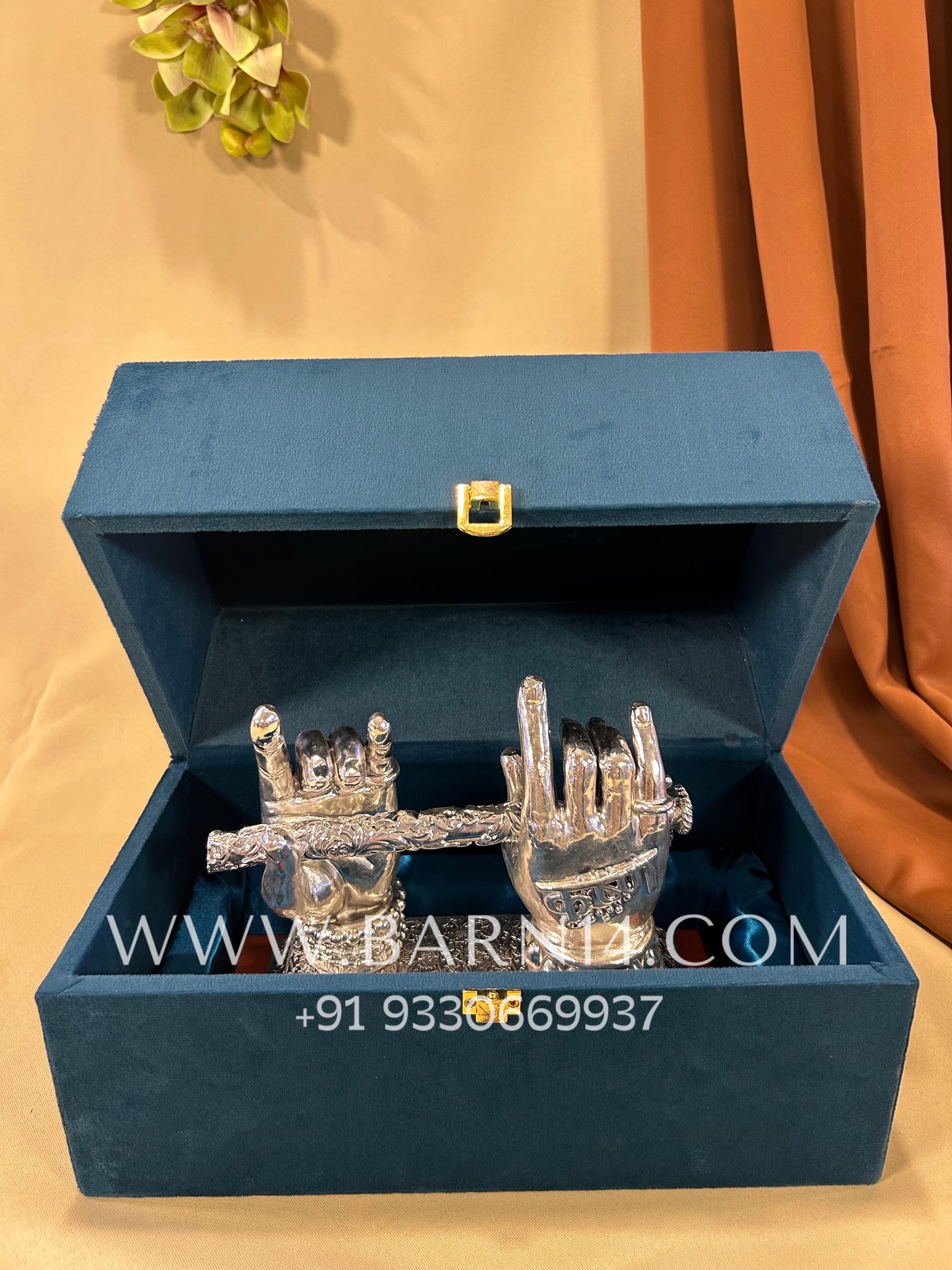 Pure Silver Radha Krishna Basuri Stand