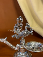 Single Wick Peacock Handle Diya