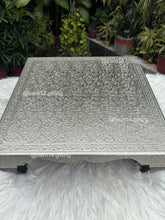 Curved wooden leg chowki