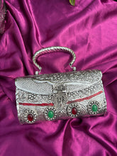 Multiple Stone Clutch