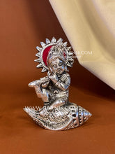 Baal Krishna on Shankh