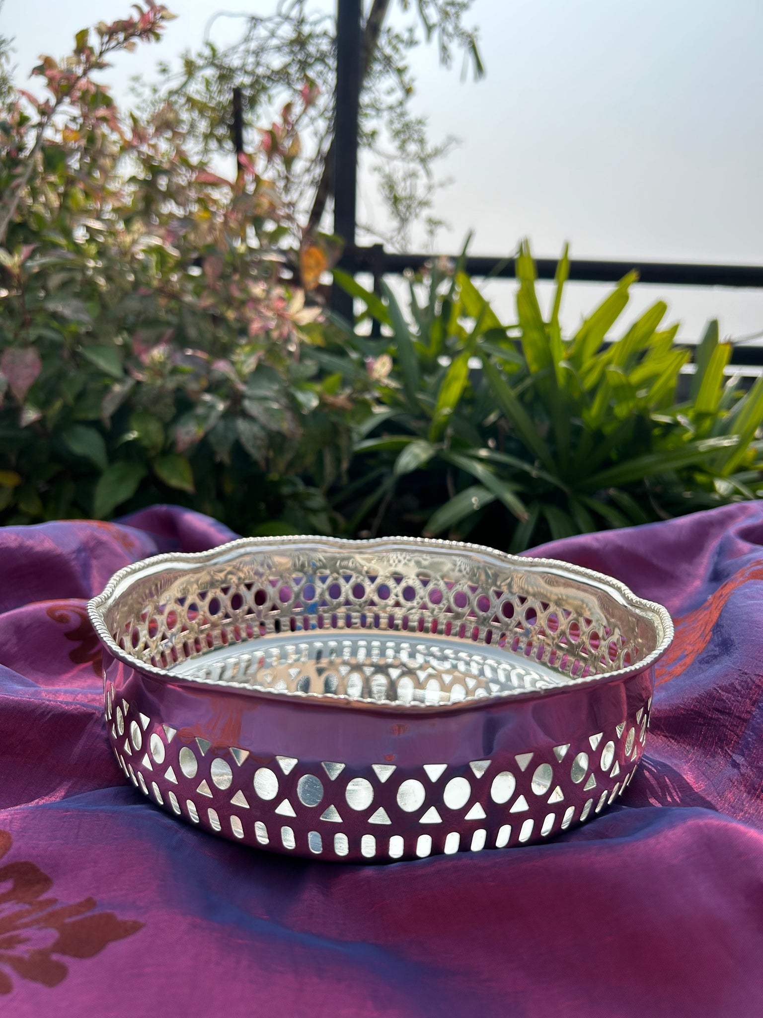 Round Dish Tray