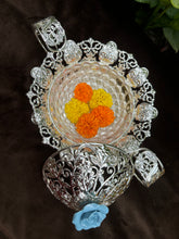 Rose Box With Handle