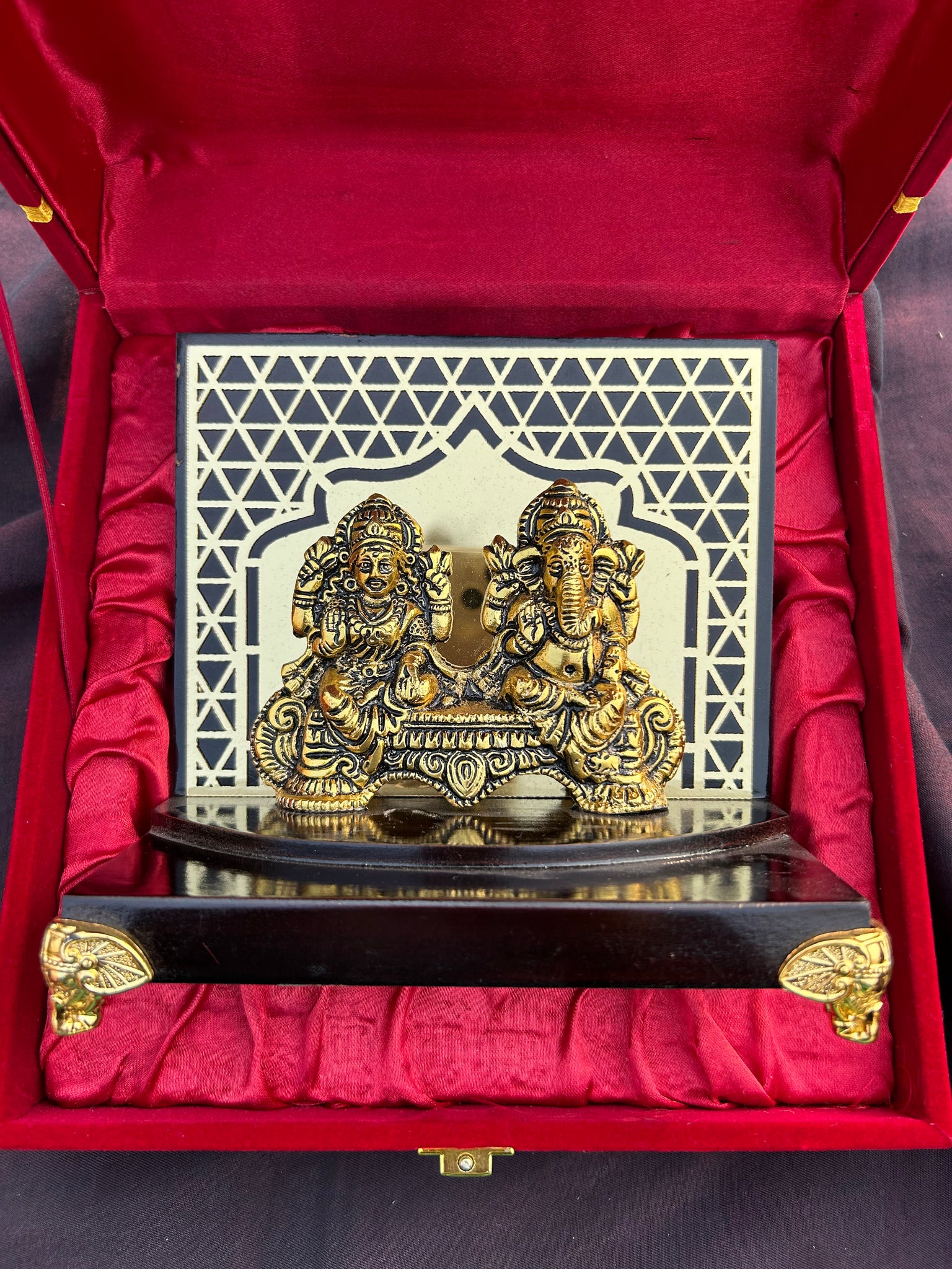 Ganesh Laxmi Darbar with Velvet Box