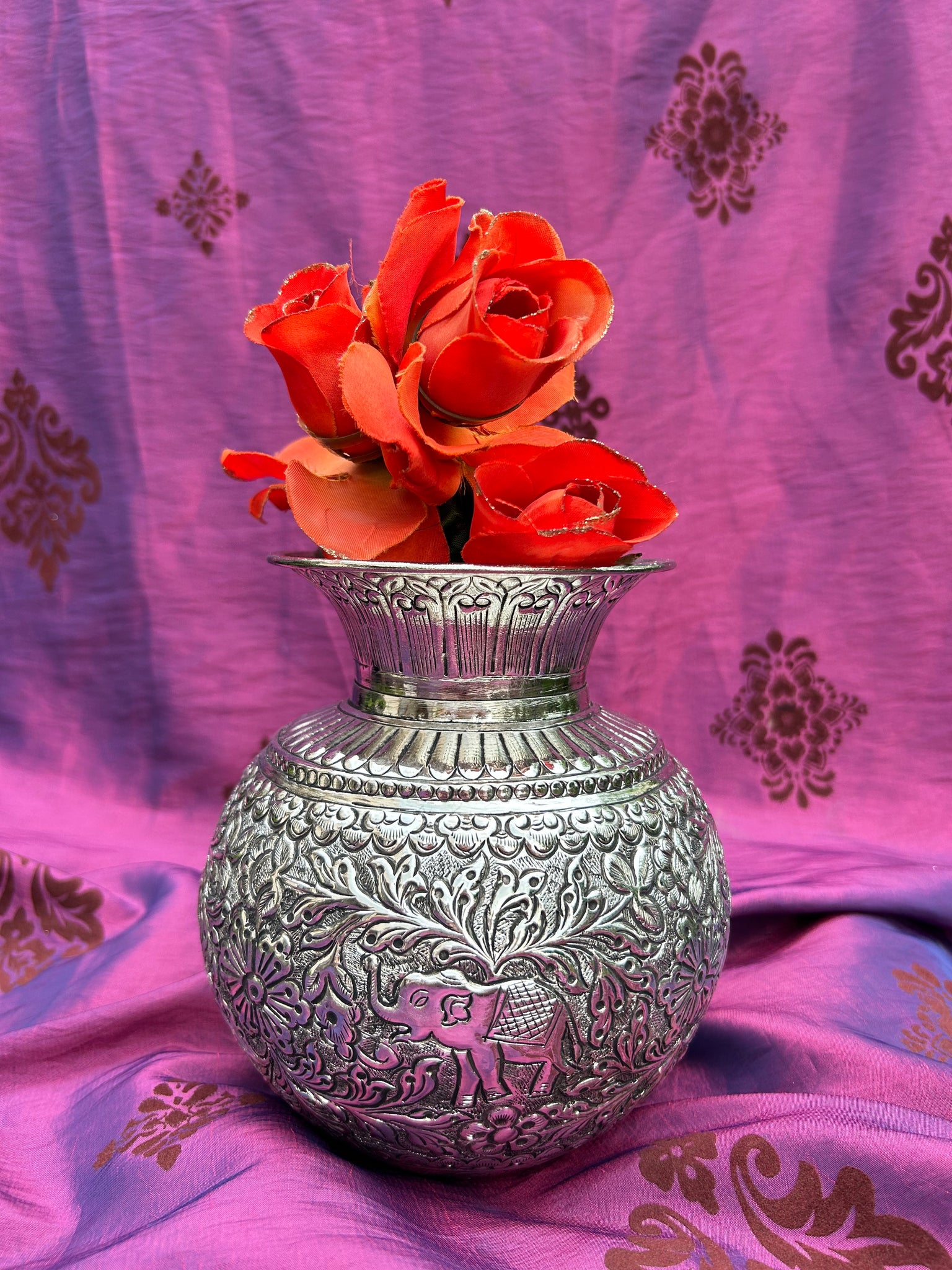 Fine Carved Round Flower Vase