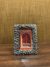 Vintage style flower pattern photo frame – decorative photoframe for living room, office desk, or wedding gifting.