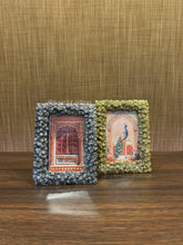 Vintage style flower pattern photo frame – decorative photoframe for living room, office desk, or wedding gifting.