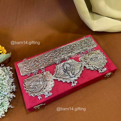 Silver-polished Sarwamangal Bandhanwar with Shubh Laabh, Om, Swastik, and Ganesha motifs, auspicious toran for home entrance, ideal for Diwali, weddings, and housewarmings.