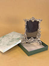 decorative silver plated photo frame for affordable gifting