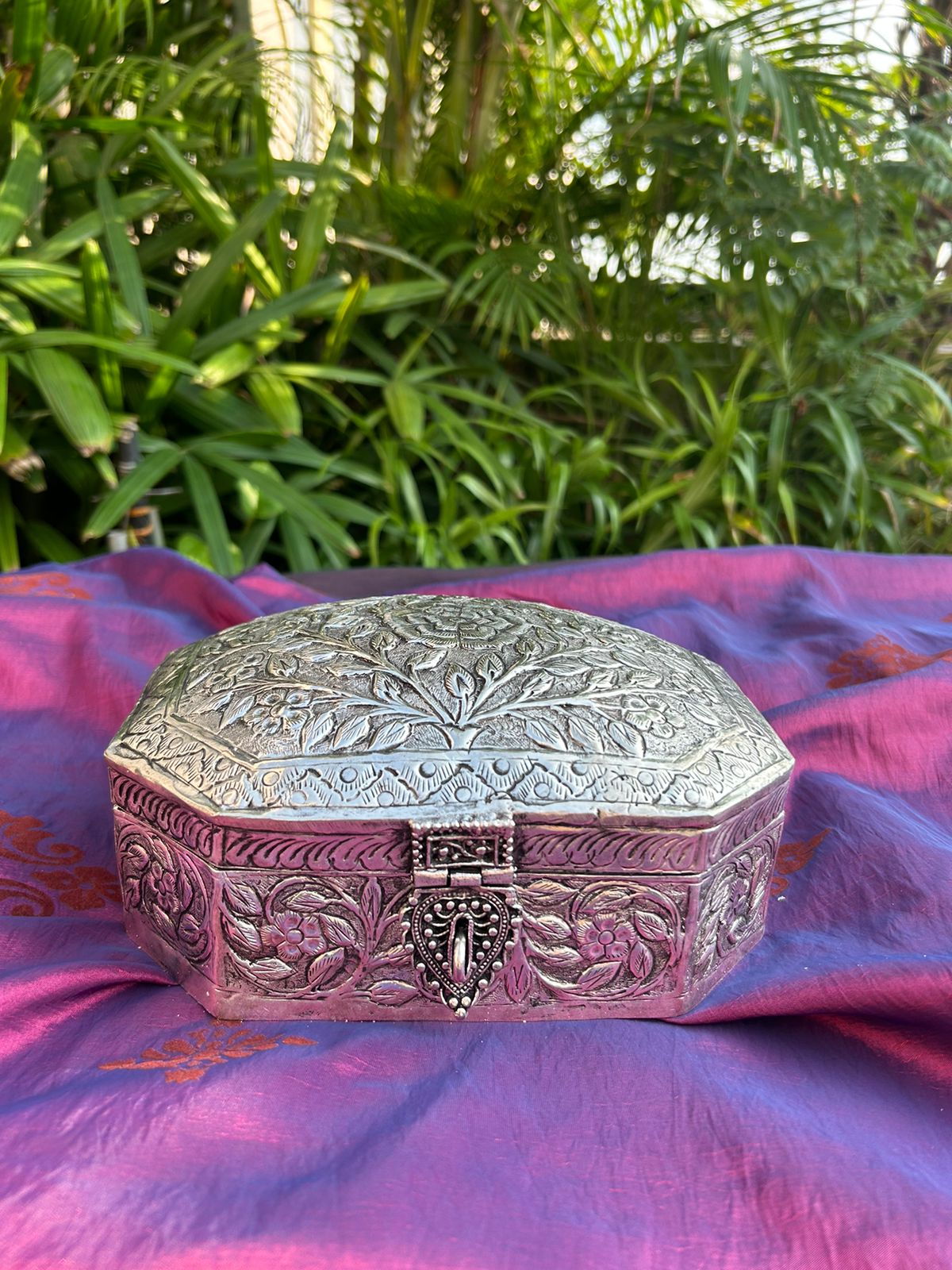 Octagonal Floral Design Dry-Fruit Box