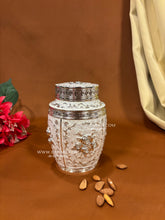 Enamel Barni