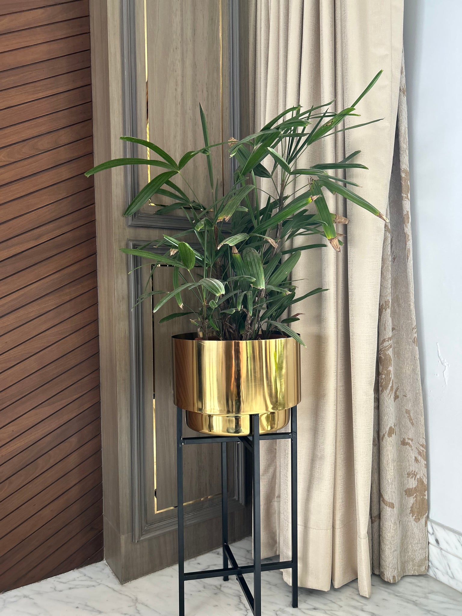 Valencia Metal Planter